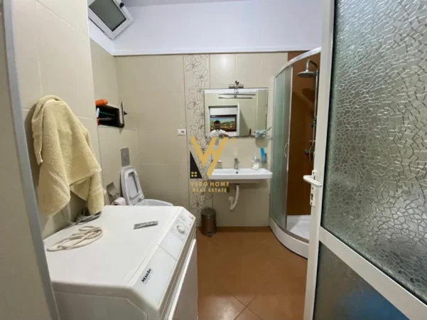Tirane, jepet me qera apartament 2+1+Ballkon Kati 7, 100 m² 570 € (IRFAN TOMINI)