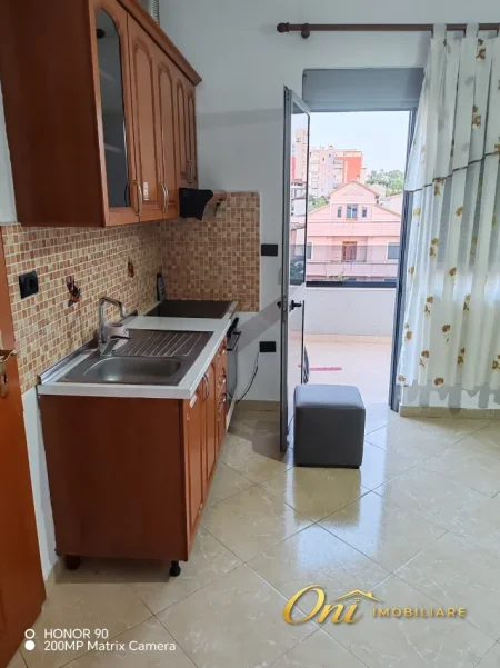 Tirane, jepet me qera apartament 1+1 Kati 3, 75 m² 500 € (5 MAJI)