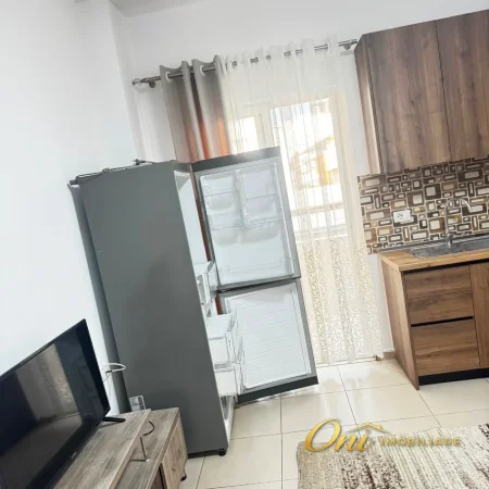 Tirane, jepet me qera apartament 1+1 Kati 2, 75 m² 500 € (5 MAJI)