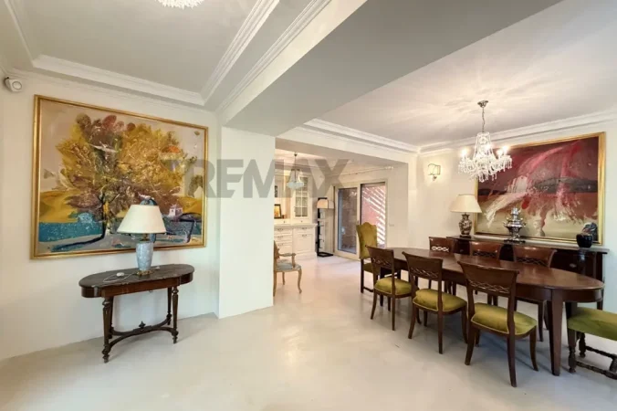 Vlore, shitet apartament 3+1 Kati 0, 283 m² 700.000 € (Dhermi)