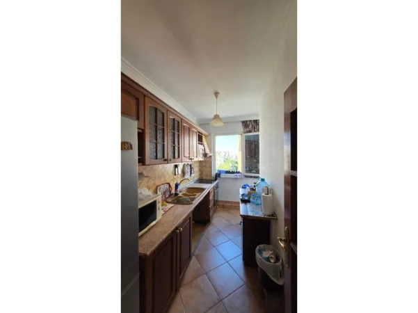 Tirane, shitet apartament 2+1 Kati 5, 73 m² 125.000 € (oxhaku)