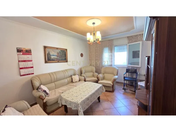 Tirane, shitet apartament 2+1 Kati 5, 73 m² 125.000 € (oxhaku)