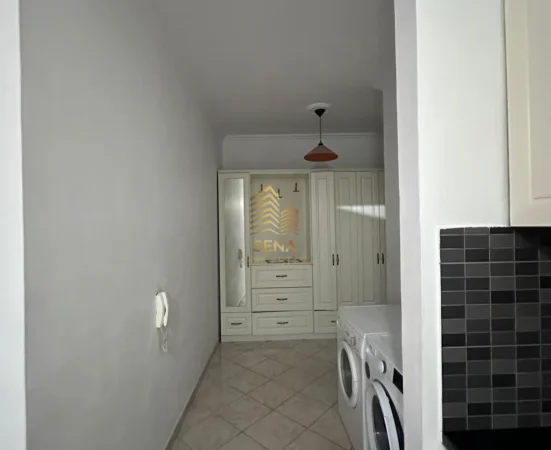 Tirane, jepet me qera apartament 2+1+Ballkon Kati 8, 95 m² 500 € (Astir)