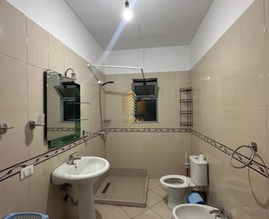 Tirane, jepet me qera apartament 2+1+Ballkon Kati 8, 95 m² 500 € (Astir)