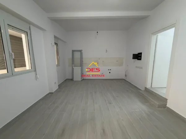 Vlore, shitet apartament 2+1+Ballkon Kati 0, 73 m² (Rruga Sulejman Delvina)