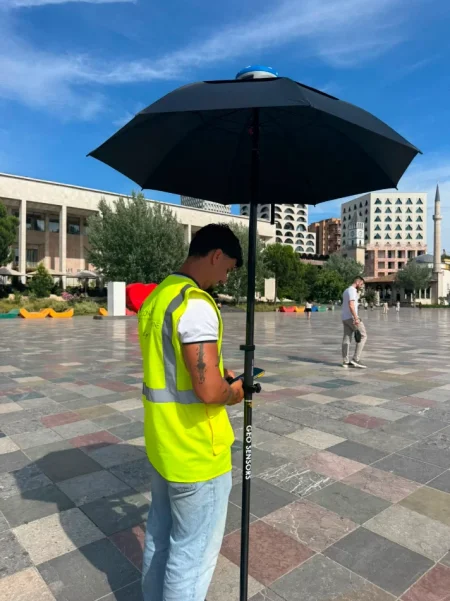 Tirane, ofroj Cadër për GPS