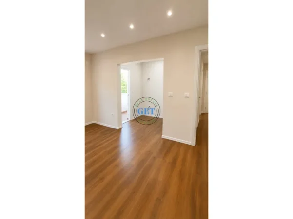 Durres, shitet apartament 2+1+Ballkon Kati 2, 83 m² 107.000 € (lagjia 16)