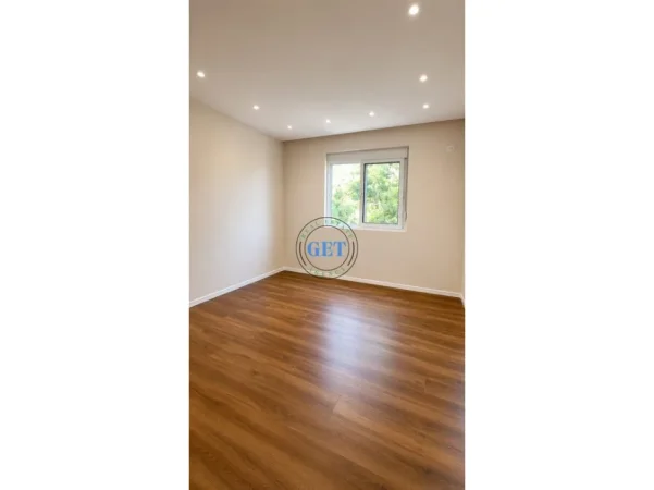 Durres, shitet apartament 2+1+Ballkon Kati 2, 83 m² 107.000 € (lagjia 16)
