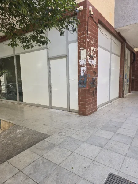Tirane, shitet dyqan Kati 0, 72 m² 140.000 € (Fresku, ne zonen e Restorantit.)