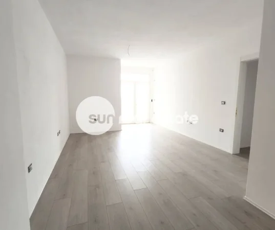 Shkoder, shitet apartament 2+1+Ballkon , 110 m² 132.000 € (AFER POLICISE)