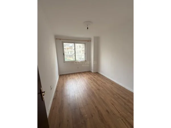 Tirane, shitet apartament 2+1 Kati 3, 91 m² 140.000 € (astir tek fratari)