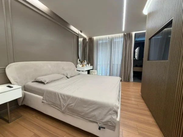 Tirane, shes apartament 2+1+Ballkon Kati 2, 130 m² 360.000 € 