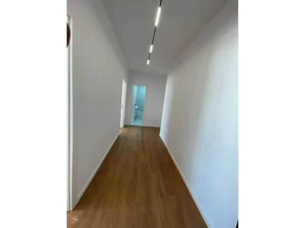 Tirane, shes apartament 1+1+Ballkon Kati 11, 165.000 € 