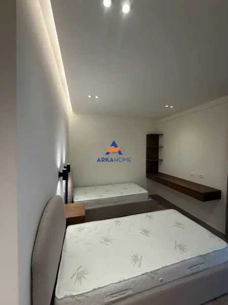 Tirane, jepet me qera apartament 3+1+Ballkon Kati 3, 127 m² 1.100 € (BULEVARDI RI)