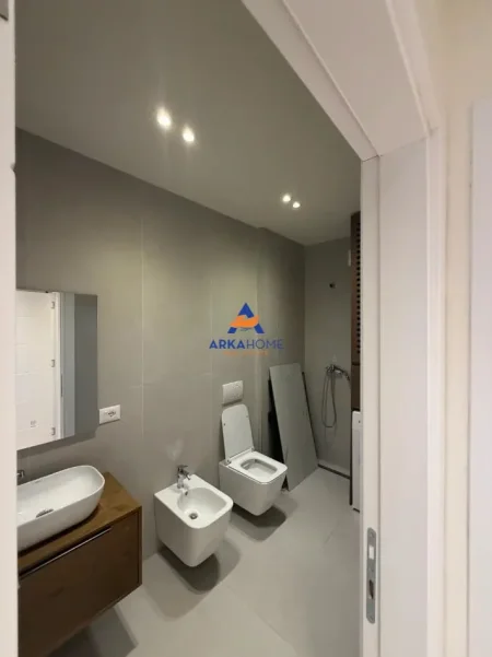 Tirane, jepet me qera apartament 3+1+Ballkon Kati 3, 127 m² 1.100 € (BULEVARDI RI)