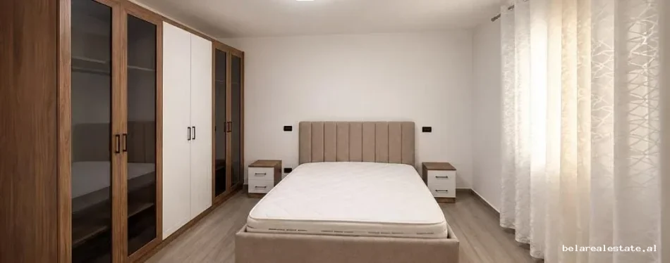 Tirane, jepet me qera Vile 2+1+Ballkon Kati 1, 100 m² 500 € (Rruga Demokracia)