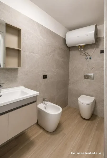 Tirane, jepet me qera Vile 2+1+Ballkon Kati 1, 100 m² 500 € (Rruga Demokracia)
