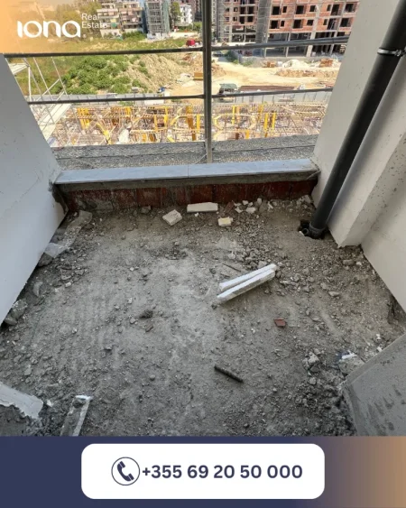 Mali Robit, shitet apartament 1+1 Kati 4, 77 m² 104.500 € (350 m larg detit)