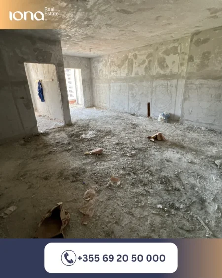 Mali Robit, shitet apartament 1+1 Kati 4, 77 m² 104.500 € (350 m larg detit)