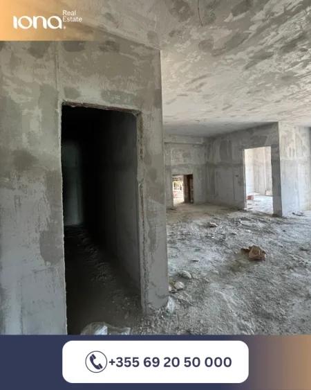 Mali Robit, shitet apartament 1+1 Kati 4, 77 m² 104.500 € (350 m larg detit)
