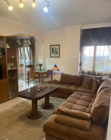 Tirane, jepet me qera apartament 2+1+Ballkon Kati 7, 96 m² 810 € (STACION TRRENI)