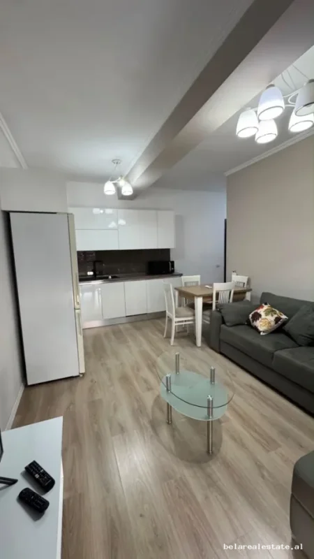 Tirane, jepet me qera apartament 1+1+Ballkon Kati 6, 62 m² 640 € (Brryli)