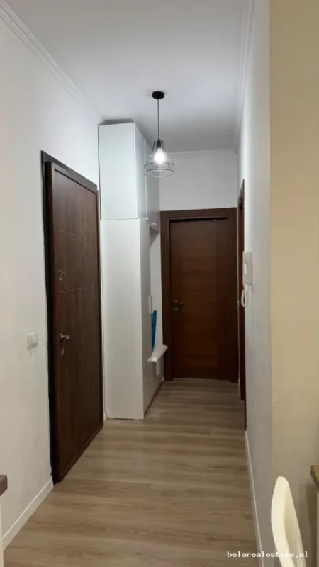 Tirane, jepet me qera apartament 1+1+Ballkon Kati 6, 62 m² 640 € (Brryli)