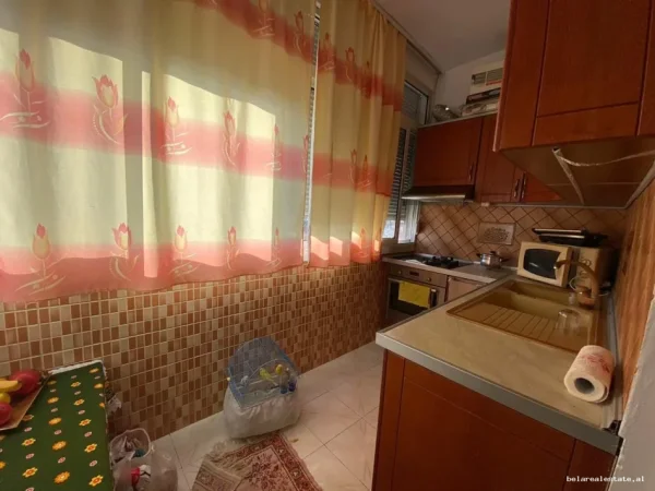 Tirane, jepet me qera apartament 2+1+Ballkon Kati 7, 100 m² 590 € (Ish Nisharaku)