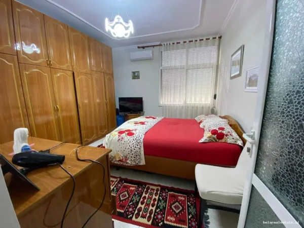 Tirane, jepet me qera apartament 2+1+Ballkon Kati 7, 100 m² 590 € (Ish Nisharaku)