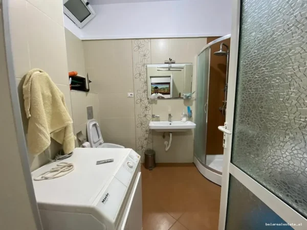 Tirane, jepet me qera apartament 2+1+Ballkon Kati 7, 100 m² 590 € (Ish Nisharaku)
