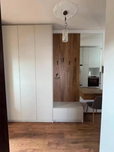 Tirane, jepet me qera apartament 1+1 Kati 4, 66 m² 550 € (SELITE)