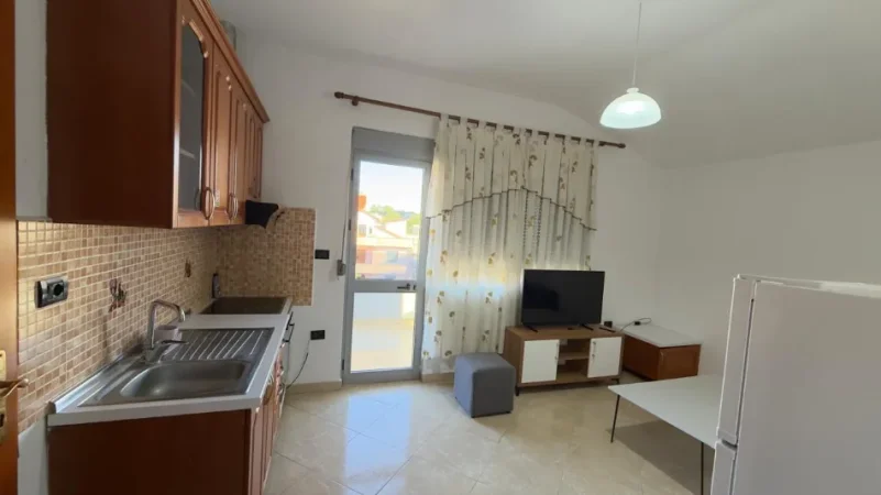 Tirane, jepet me qera apartament 1+1 Kati 3, 65 m² 450 € (Concord Center tek 5 Maji)