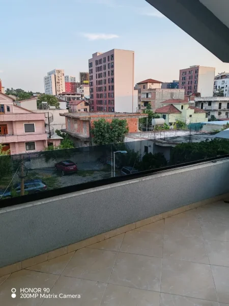 Tirane, jepet me qera apartament 1+1 Kati 3, 65 m² 450 € (Concord Center tek 5 Maji)