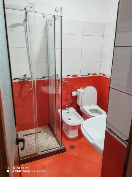 Tirane, jepet me qera apartament 1+1 Kati 3, 65 m² 450 € (Concord Center tek 5 Maji)