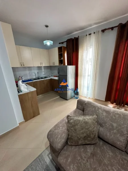Tirane, jepet me qera apartament 2+1 Kati 2, 110 m² 648 € (5 MAJI)
