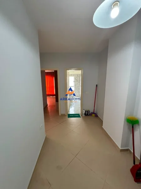 Tirane, jepet me qera apartament 2+1 Kati 2, 110 m² 648 € (5 MAJI)