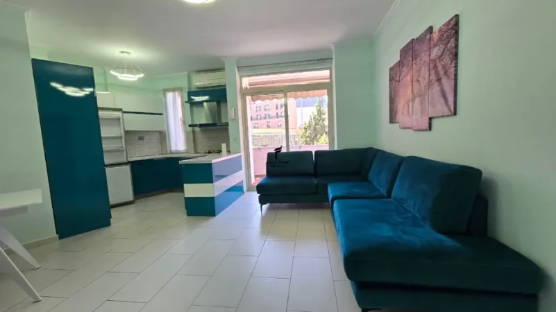 Tirane, jepet me qera apartament 2+1 Kati 2, 115 m² 750 € (TREGU ELEKTRIK)