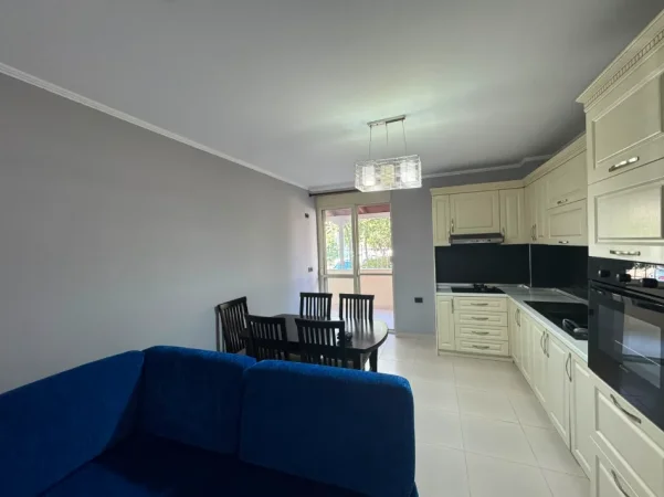 Tirane, jepet me qera apartament 2+1+Ballkon Kati 1, 100 m² 600 € (Rruga e Kavajes, afer Globe)