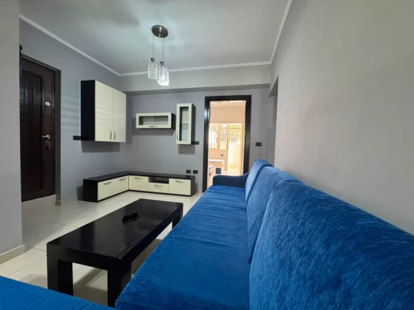 Tirane, jepet me qera apartament 2+1+Ballkon Kati 1, 100 m² 600 € (Rruga e Kavajes, afer Globe)