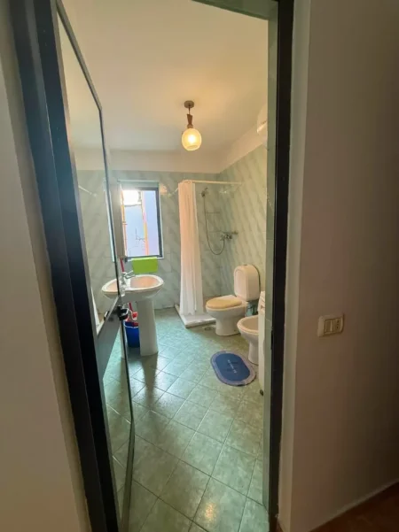 Tirane, shitet apartament 1+1 Kati 5, 65 m² 125.620 € (Rruga Aleksander Moisiu)