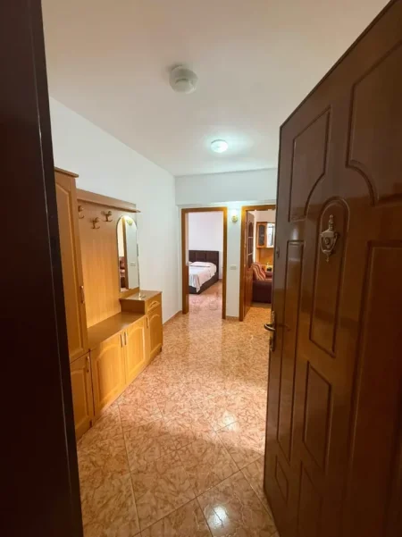 Tirane, shitet apartament 1+1 Kati 5, 65 m² 125.620 € (Rruga Aleksander Moisiu)