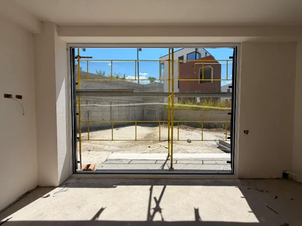 Tirane, shitet apartament 2+1 Kati 0, 328 m² (TEG)