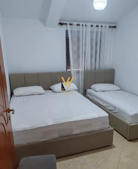 Tirane, jepet me qera apartament 1+1+Ballkon Kati 3, 85 m² 520 € (5 MAJI)