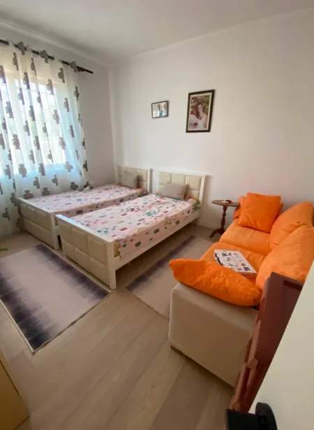 Shtëpi 2-Katëshe në Shitje në Kombinat, Tiranë