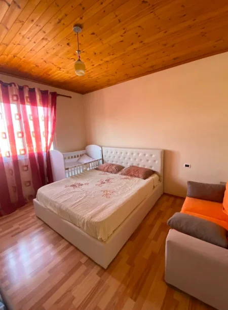 Shtëpi 2-Katëshe në Shitje në Kombinat, Tiranë