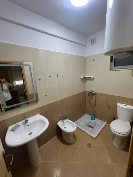 Tirane, jepet me qera apartament 2+1 Kati 6, 100 m² 500 € (Astir)
