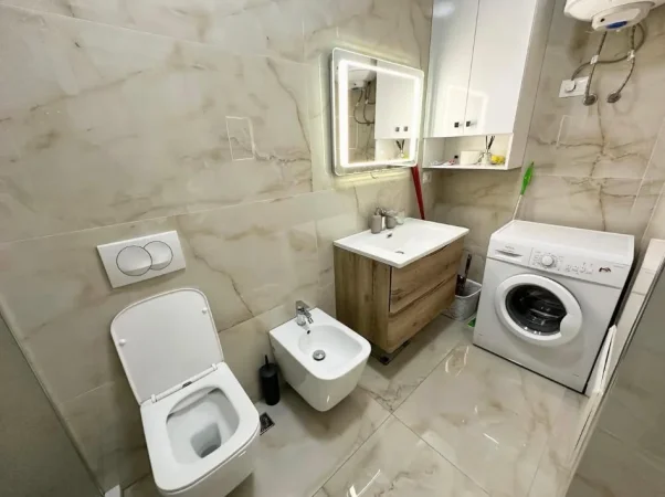 Tirane, jepet me qera apartament 2+1 Kati 3, 110 m² 900 € (Jordan Misja)