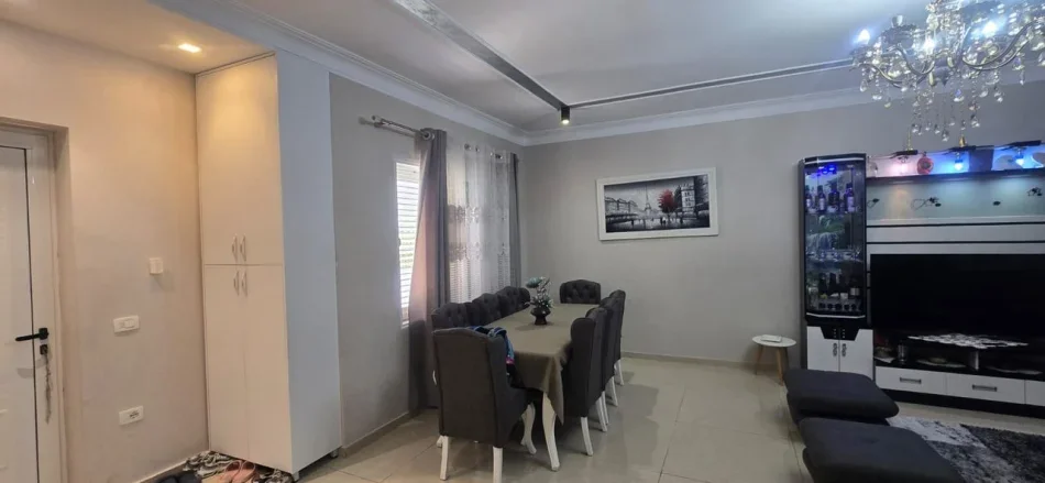 Tirane, jepet me qera apartament 2+1 Kati 1, 190 m² 1500 € (Baldushk)