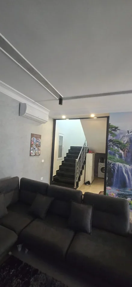 Tirane, jepet me qera apartament 2+1 Kati 1, 190 m² 1500 € (Baldushk)