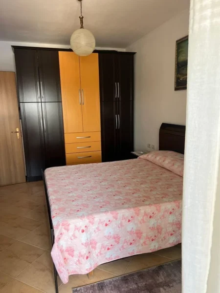 Tirane, jepet me qera apartament 2+1 Kati 7, 85 m² 450 € (Terminali)